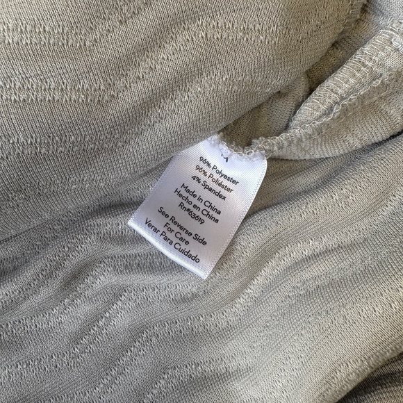 Nine West Active Pullover Sweatshirt Womens Size Medium Gray Thumb Hole Sleeves - Picture 6 of 9